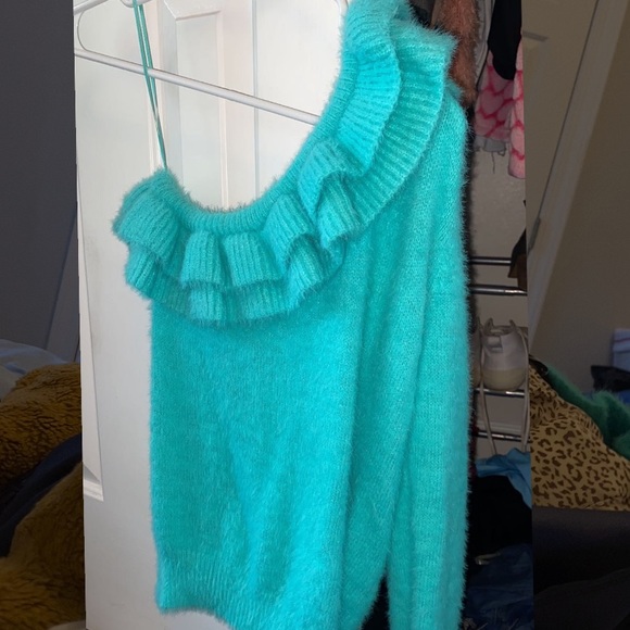 Super cute TEAL FUN one shoulder sweater! - Picture 1 of 1